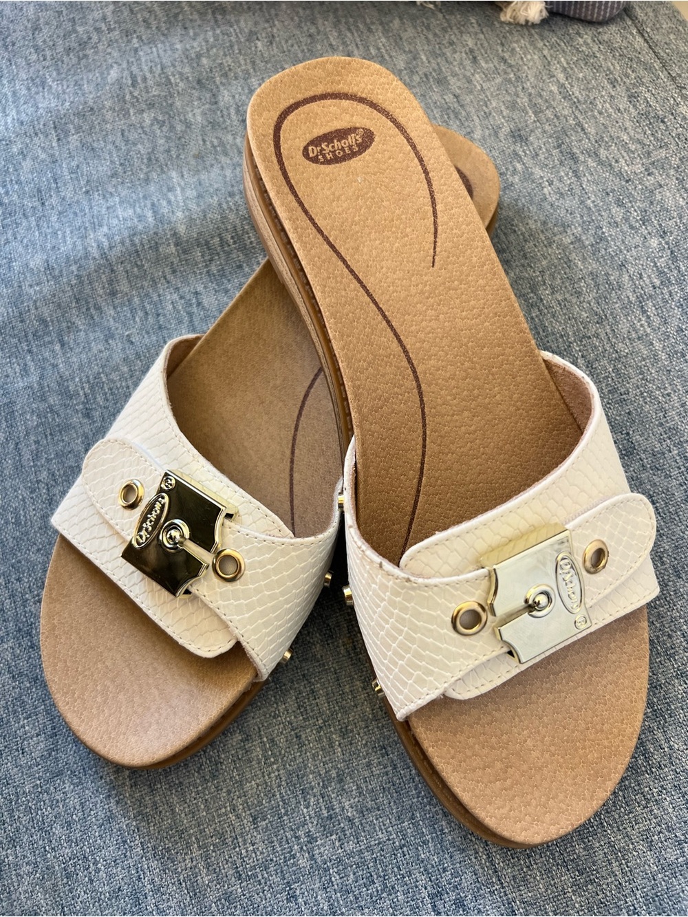 Dr. Scholl's White Slide Sandals with Gold-Tone Lock Detail NEVER WORN